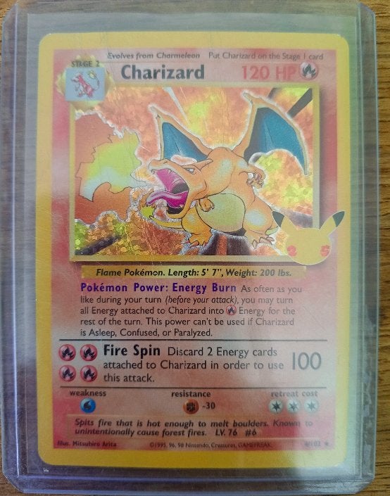 Charizard 25 anniversary, Ophalen, Gebruikt, Losse kaart, Foil