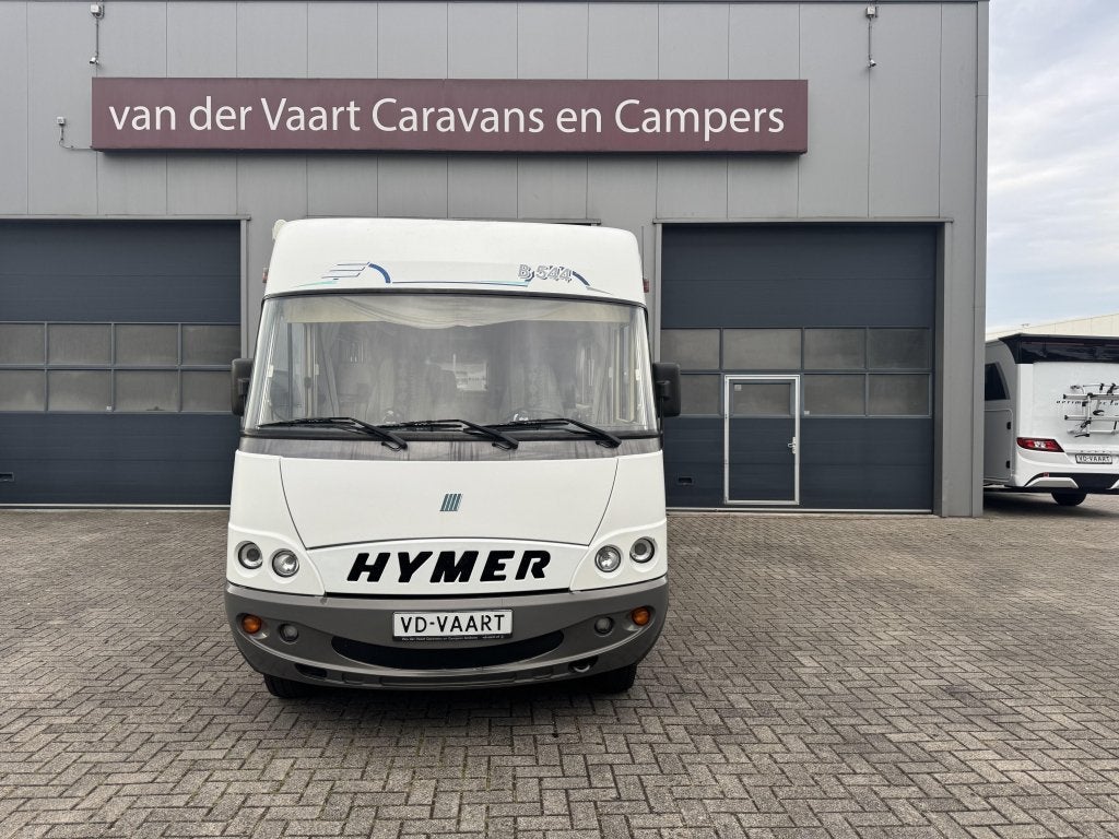 Foto 4 van Hymer B544 Kleine compacte intergaal camper voor 5 personen