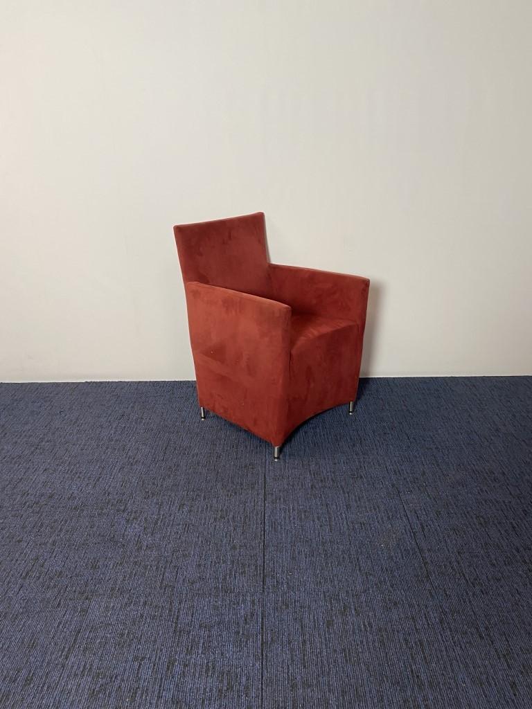 Vergaderstoel Bert Plantagie, rood suède, Huis en Inrichting, Stoelen, Ophalen, Gebruikt, Rood, Eén