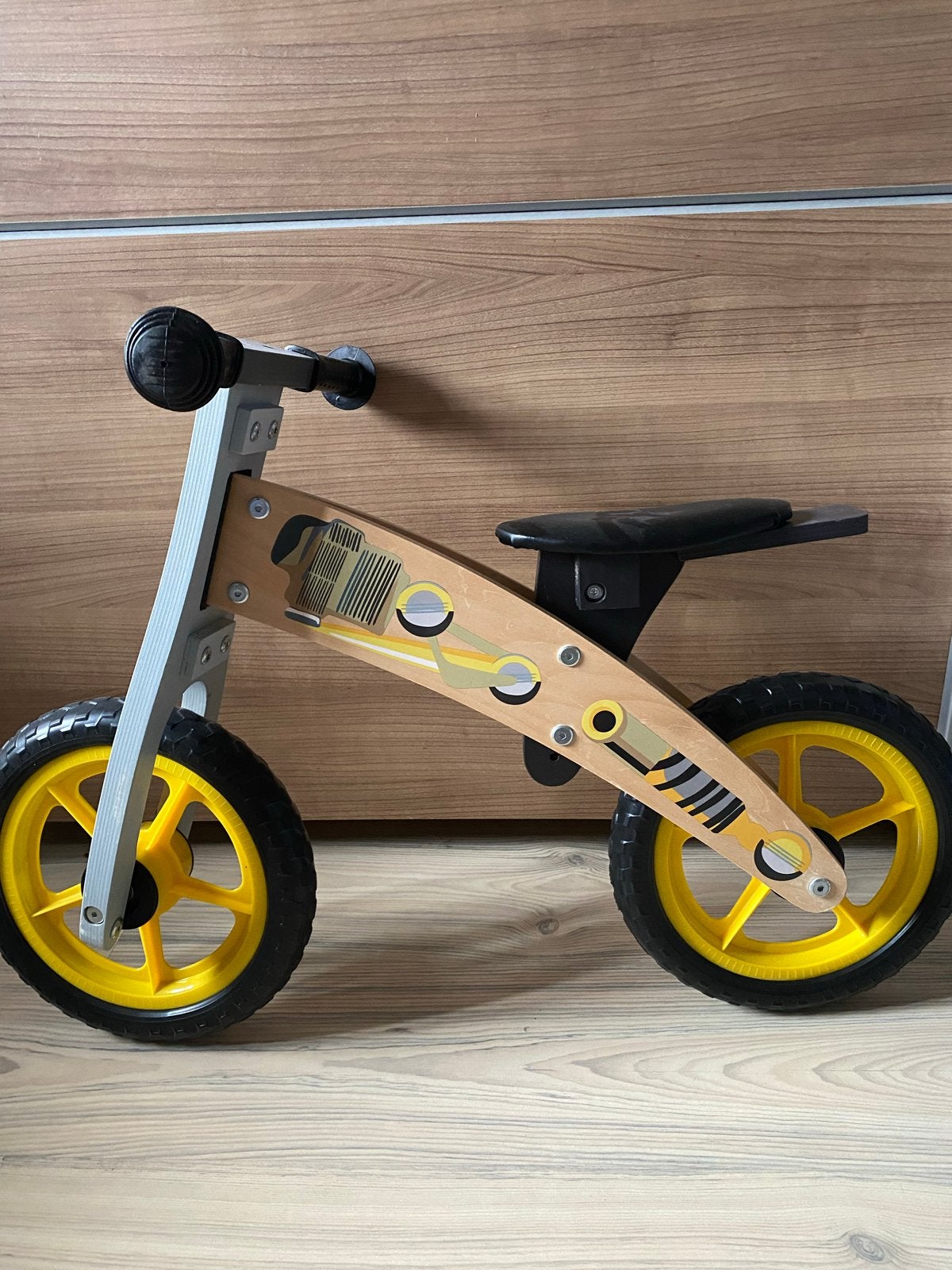 Houten loopfiets voor kinderen - Geel en grijs, Fietsen en Brommers, Fietsen | Kinderfietsjes, Ophalen of Verzenden, Nieuw, Minder dan 16 inch