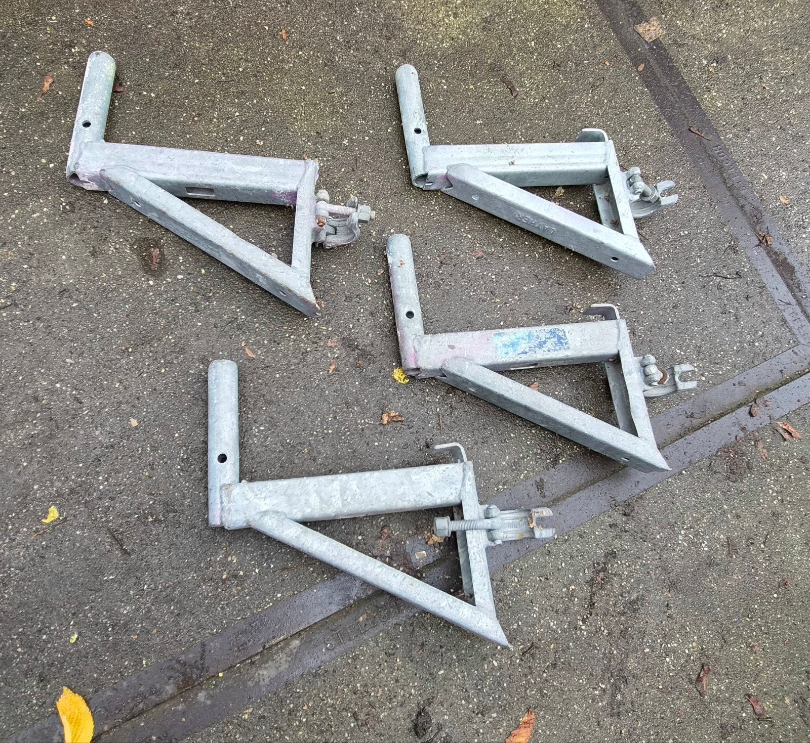 te koop 4 uitwijkconsole voor stalen steiger, Doe-het-zelf en Verbouw, Overige typen, Ophalen of Verzenden, Layer, Minder dan 2 meter