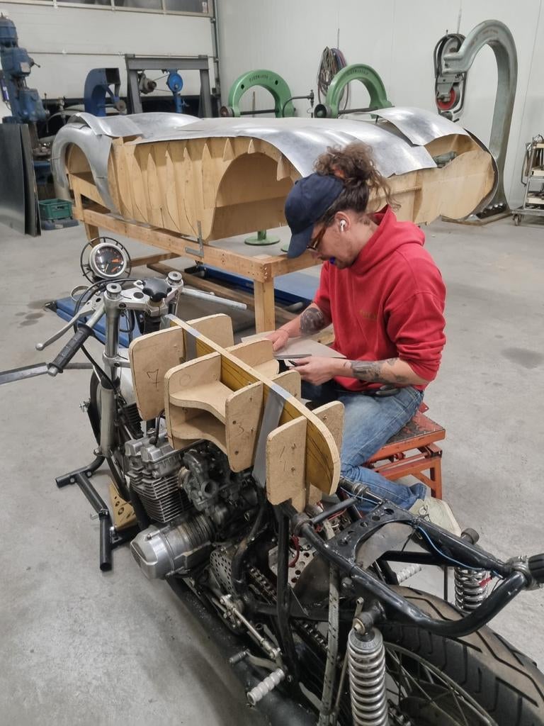 Foto 6 van Leer écht vakmanschap – traditioneel plaatwerken