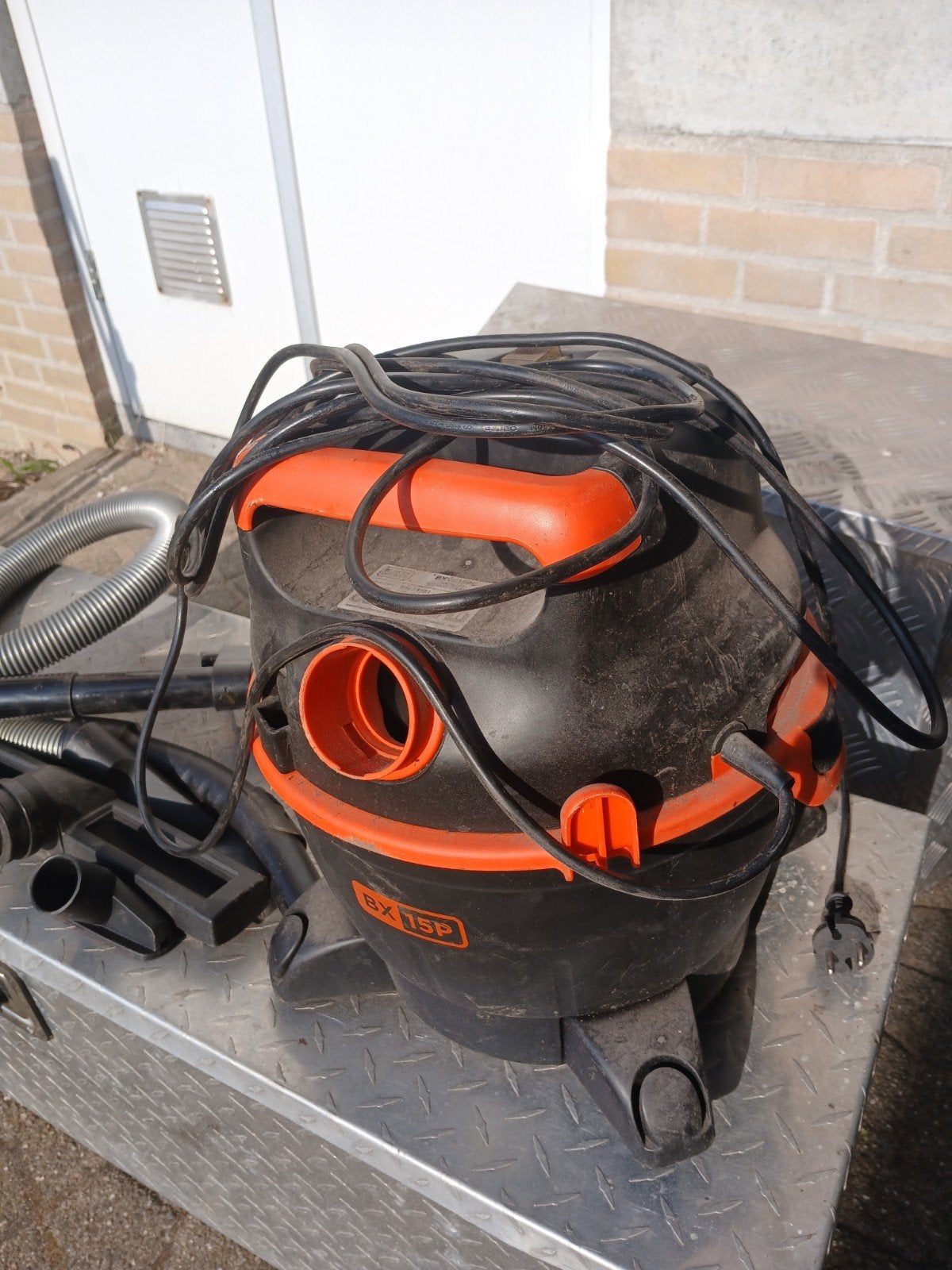 Black+Decker BXVC15PE Wet & Dry Stofzuiger, Ophalen, Zo goed als nieuw, Industriële stofzuiger, Minder dan 1200 watt