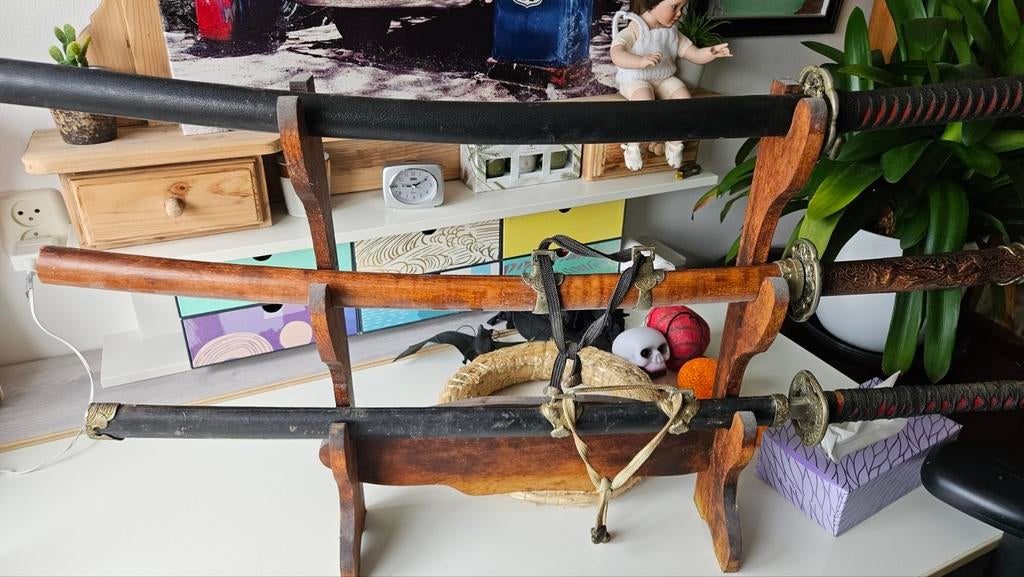 Decoratieve zwaarden in houder, Ophalen of Verzenden, Gebruikt