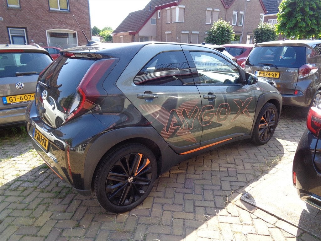 TOYOTA Aygo X 1.0 VVT-i MT 72pk S-CVT Limited bij Toyota spe, Automaat, 12 maanden, Gebruikt, Leder en Stof