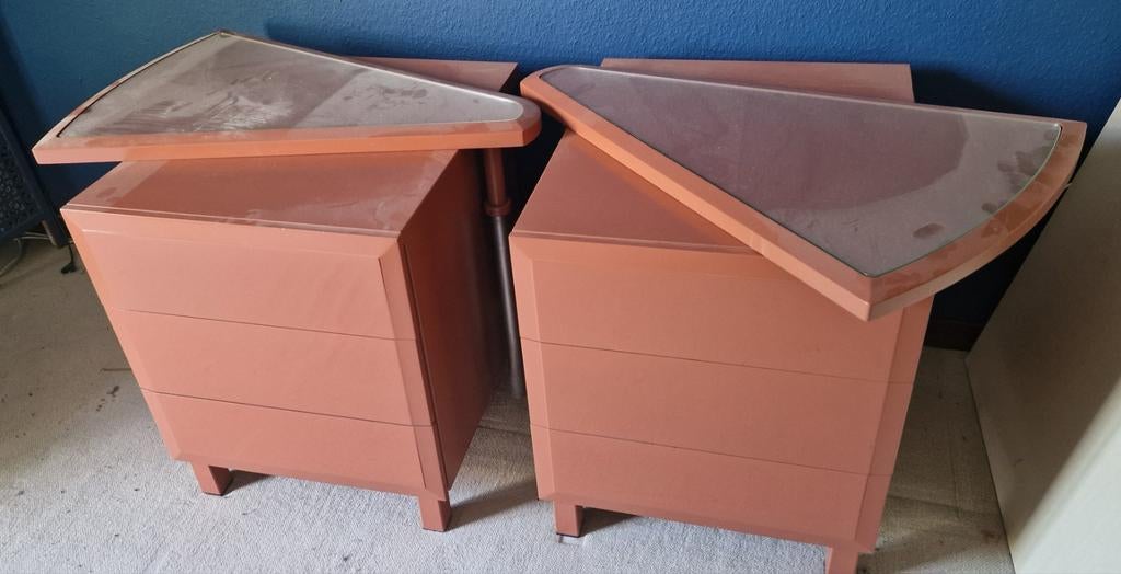 Nachttafels, Huis en Inrichting, Slaapkamer | Nachtkastjes, Zo goed als nieuw, 45 tot 65 cm, Hout, 55 tot 70 cm