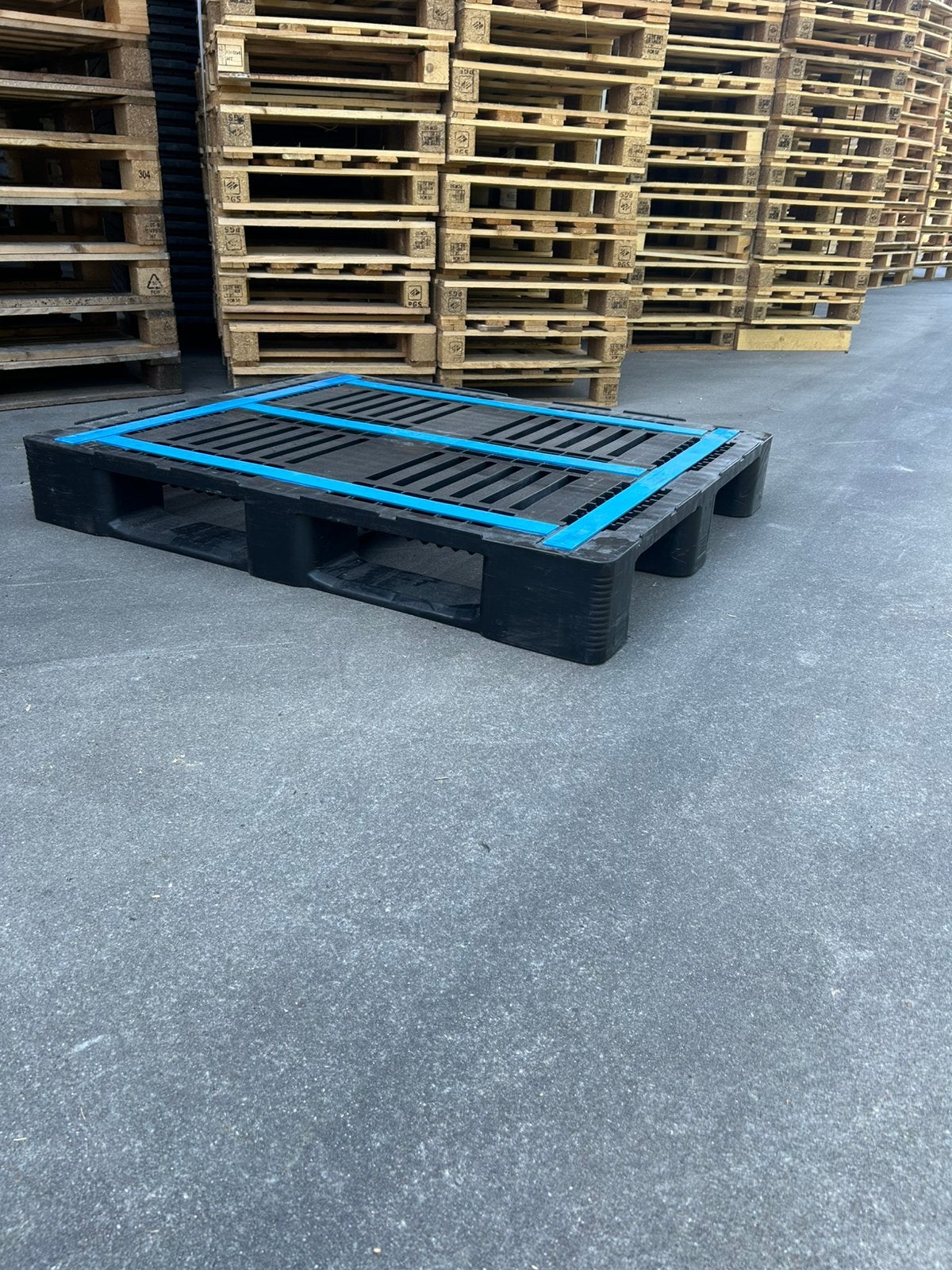Kunststof pallets, Ophalen