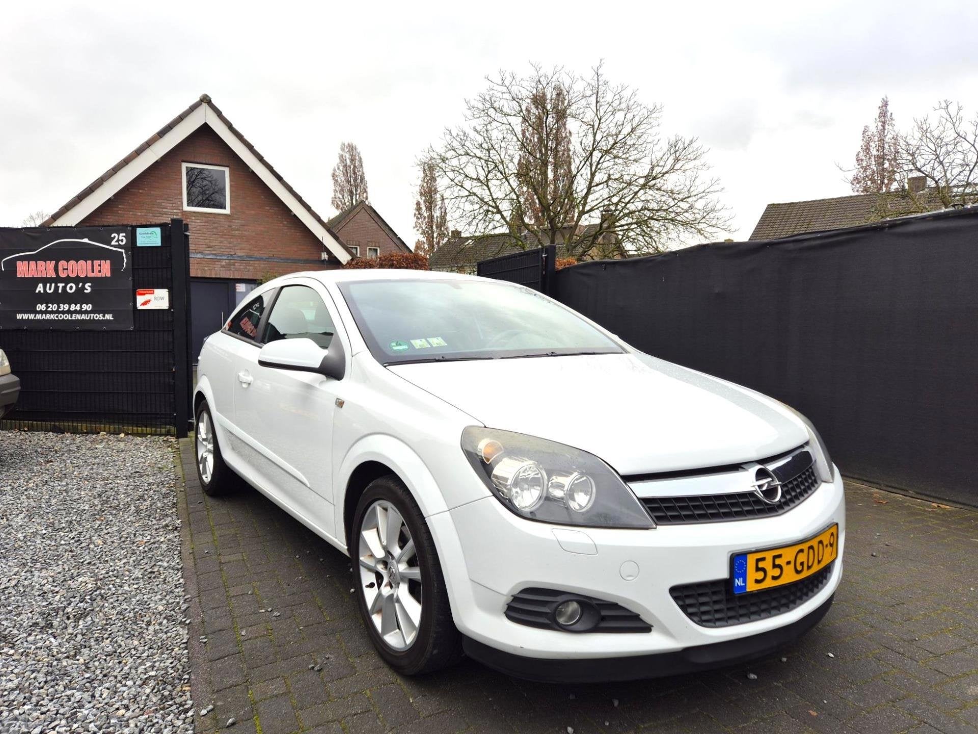 Opel Astra GTC 1.8 Sport Navi Airco Cruise 17 Inch, Auto's, Opel, Voorwielaandrijving, Stof, Gebruikt, 4 cilinders