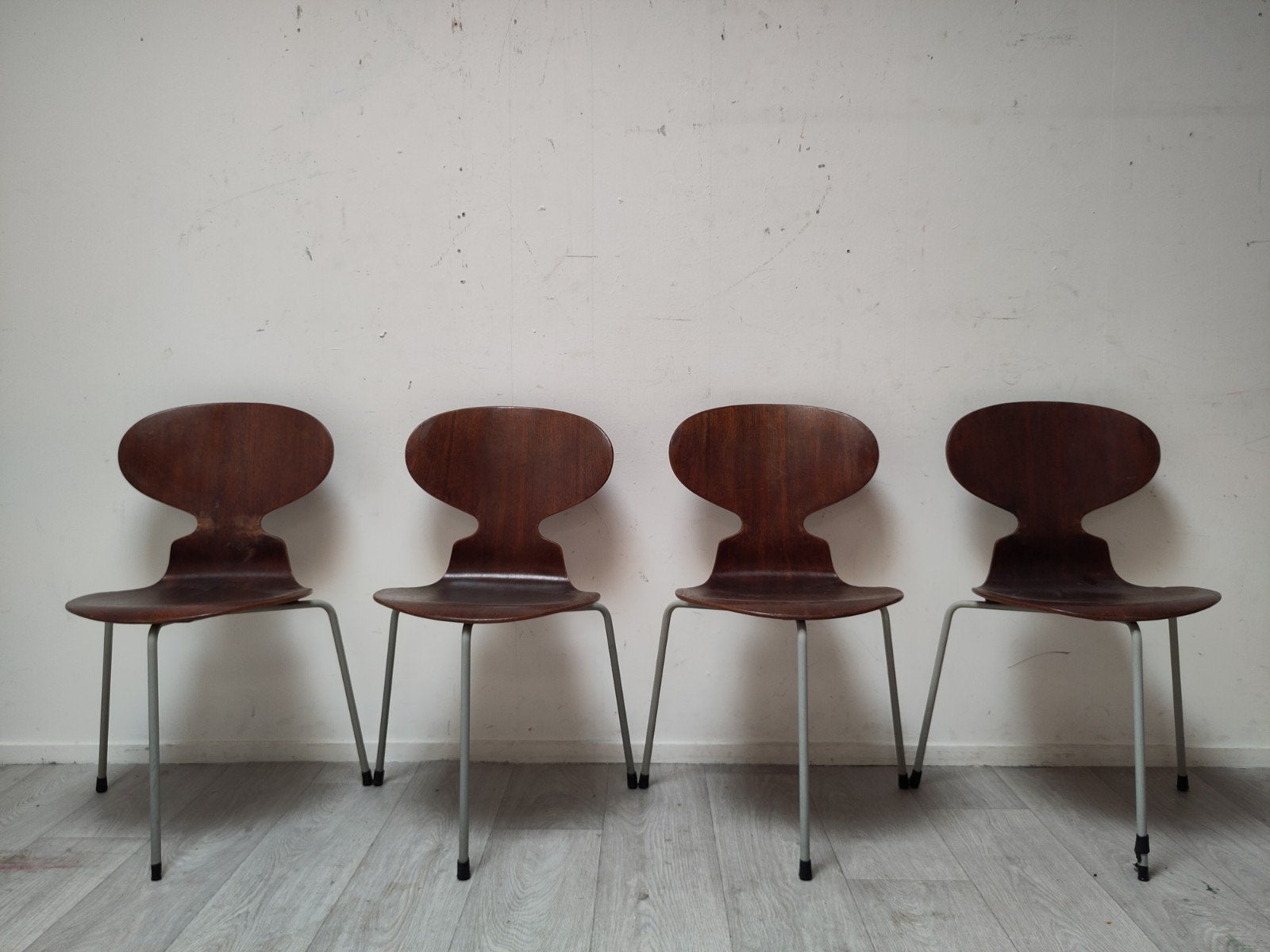 First Edition Ant chair 3100 Arne Jacobsen Fritz Hansen FH, Huis en Inrichting, Gebruikt, Bruin, Mid century modern Scandinavisch design scandi Zweeds