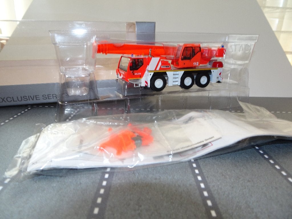 833 herpa liebherr ltm 1045 kraan brandweer leipzig 1:87, Ophalen of Verzenden, Zo goed als nieuw, Bus of Vrachtwagen, Herpa