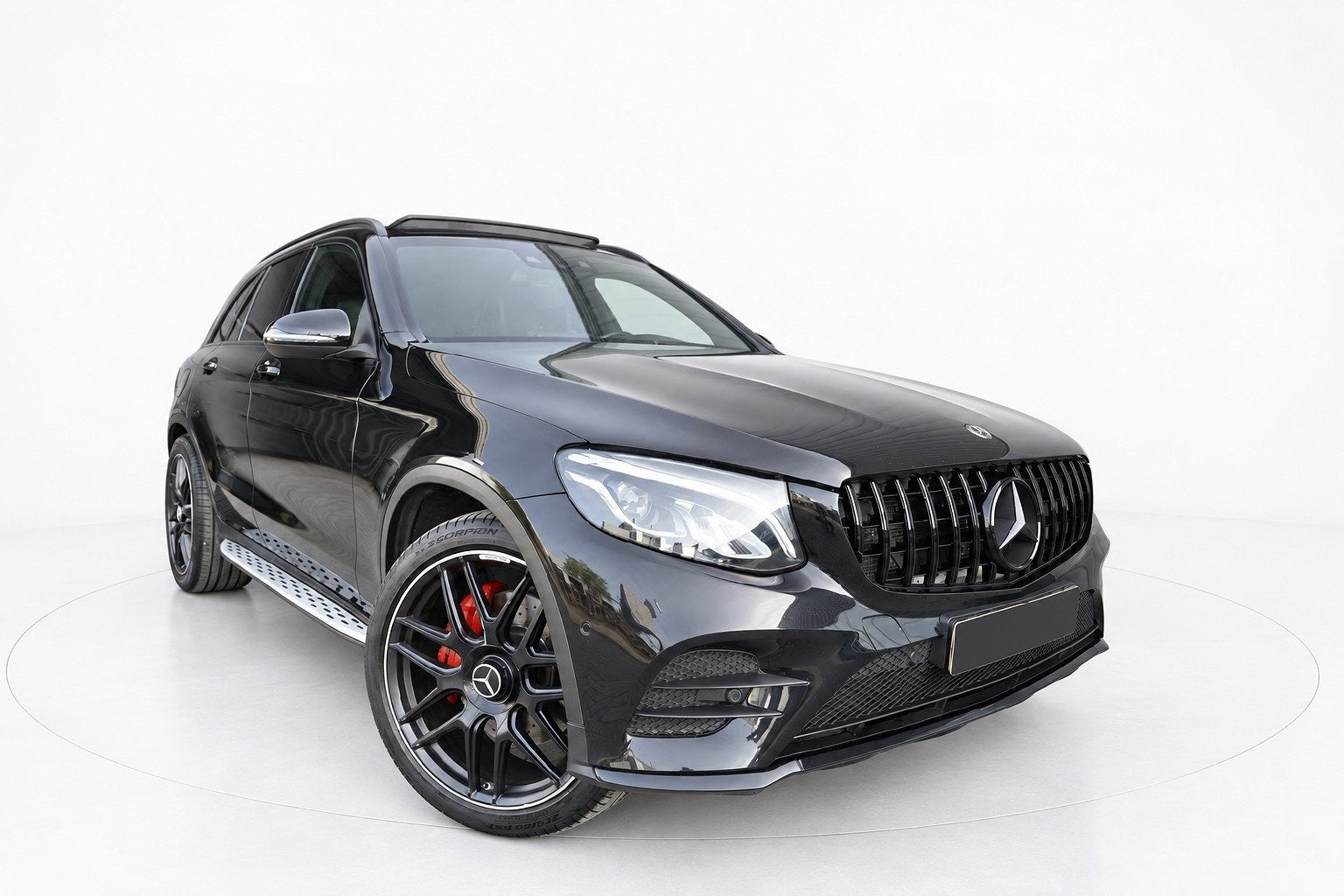 Mercedes-Benz GLC-klasse 250 4MATIC AMG NIGHT PANO SFEER, Dealer onderhouden, Gebruikt, 4 cilinders, Zwart