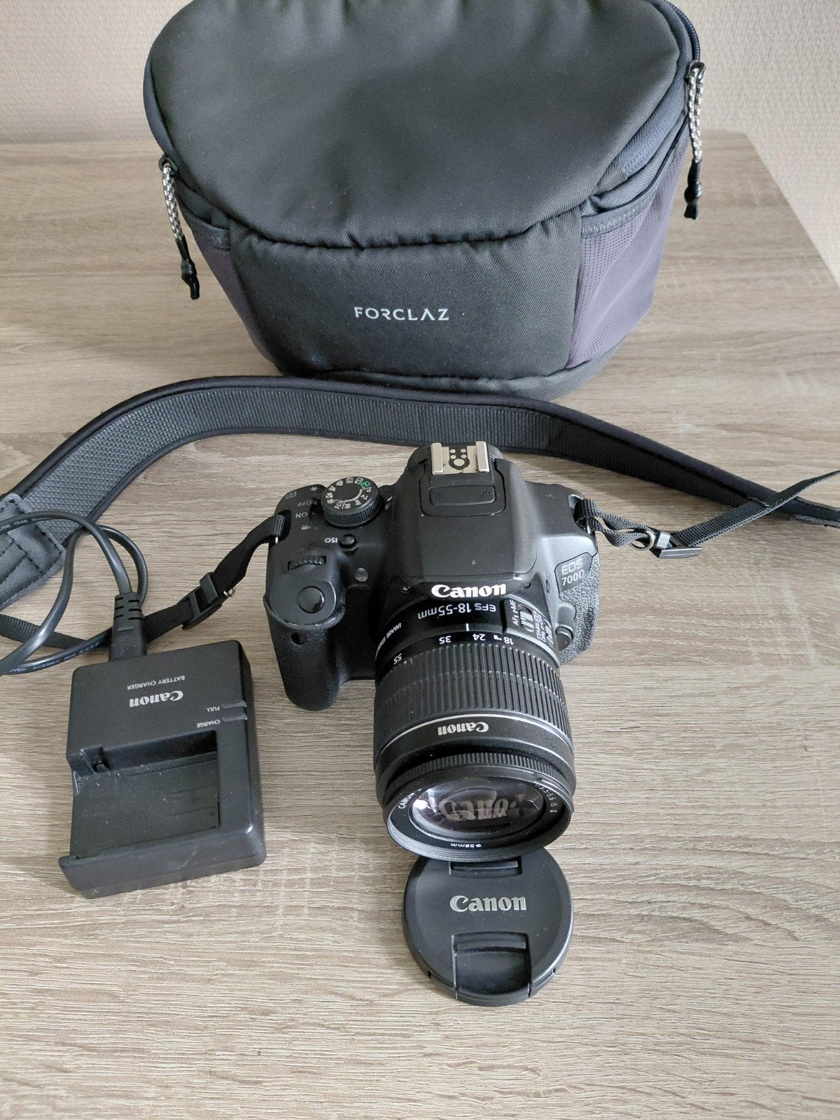 Canon EOS 700D Spiegelreflexcamera met EF-S 18-55mm lens, Ophalen, Gebruikt, Spiegelreflex, Canon