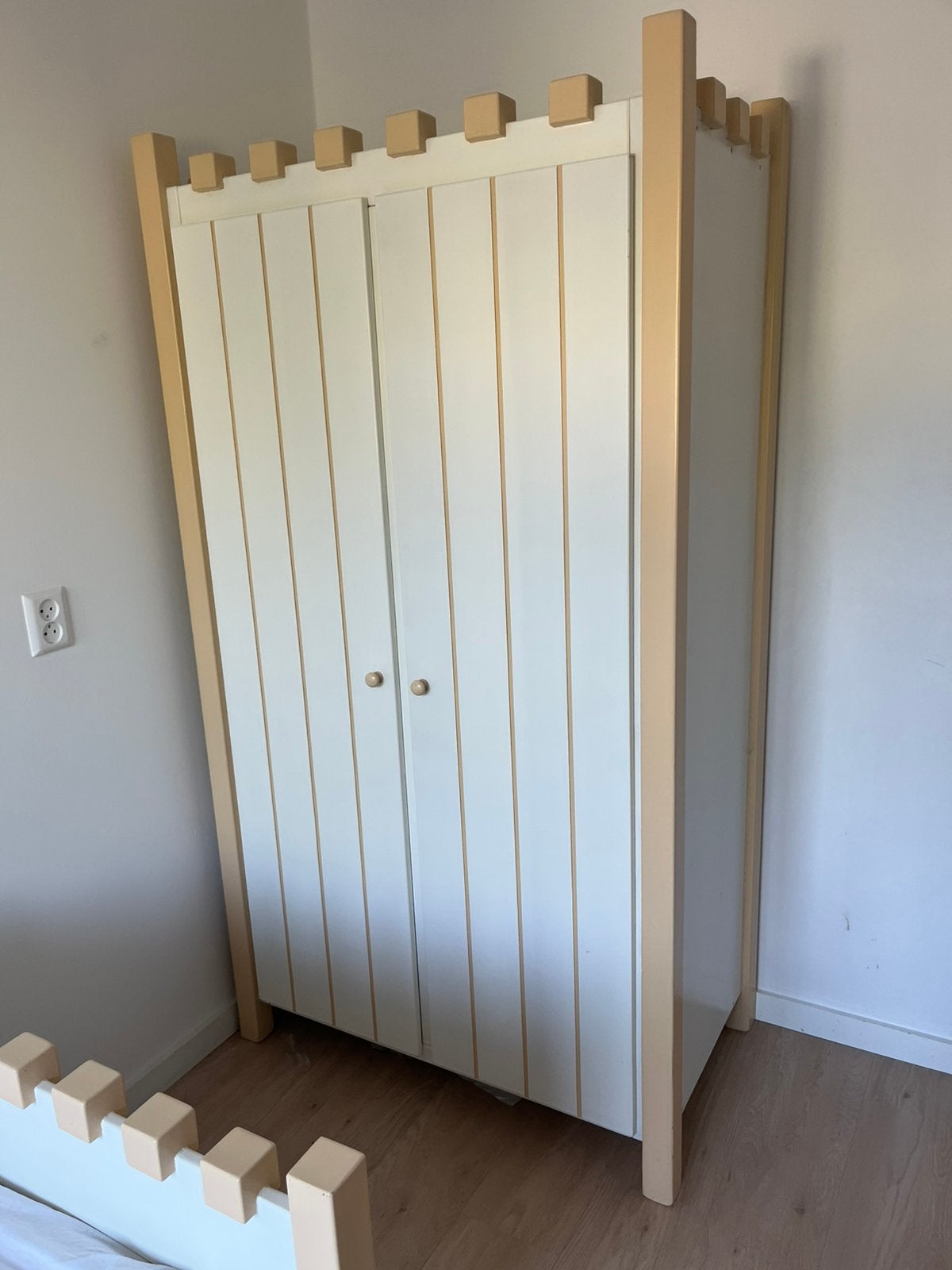 Kinderbed met bijbehorende kast, Ophalen, Gebruikt, 180 cm of meer, 85 tot 100 cm