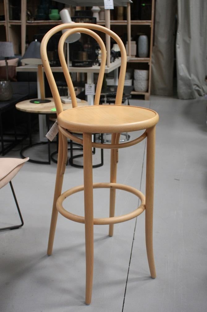 1 x barkruk barstoel TON No 18 hout naturel thonet model, Huis en Inrichting, Ophalen, Met voetsteun, 60 tot 90 cm, Zo goed als nieuw