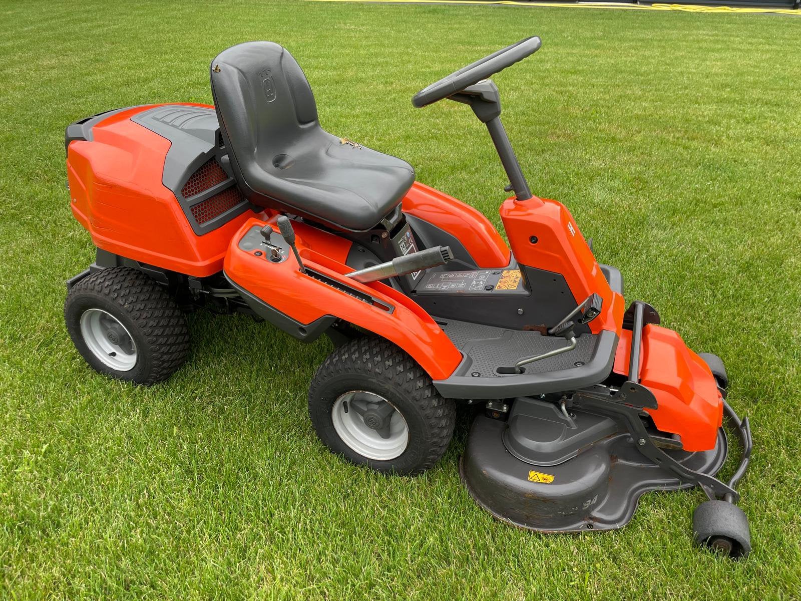 Husqvarna zitmaaier R213c hydrostaat, Ophalen, Zo goed als nieuw, 90 tot 120 cm