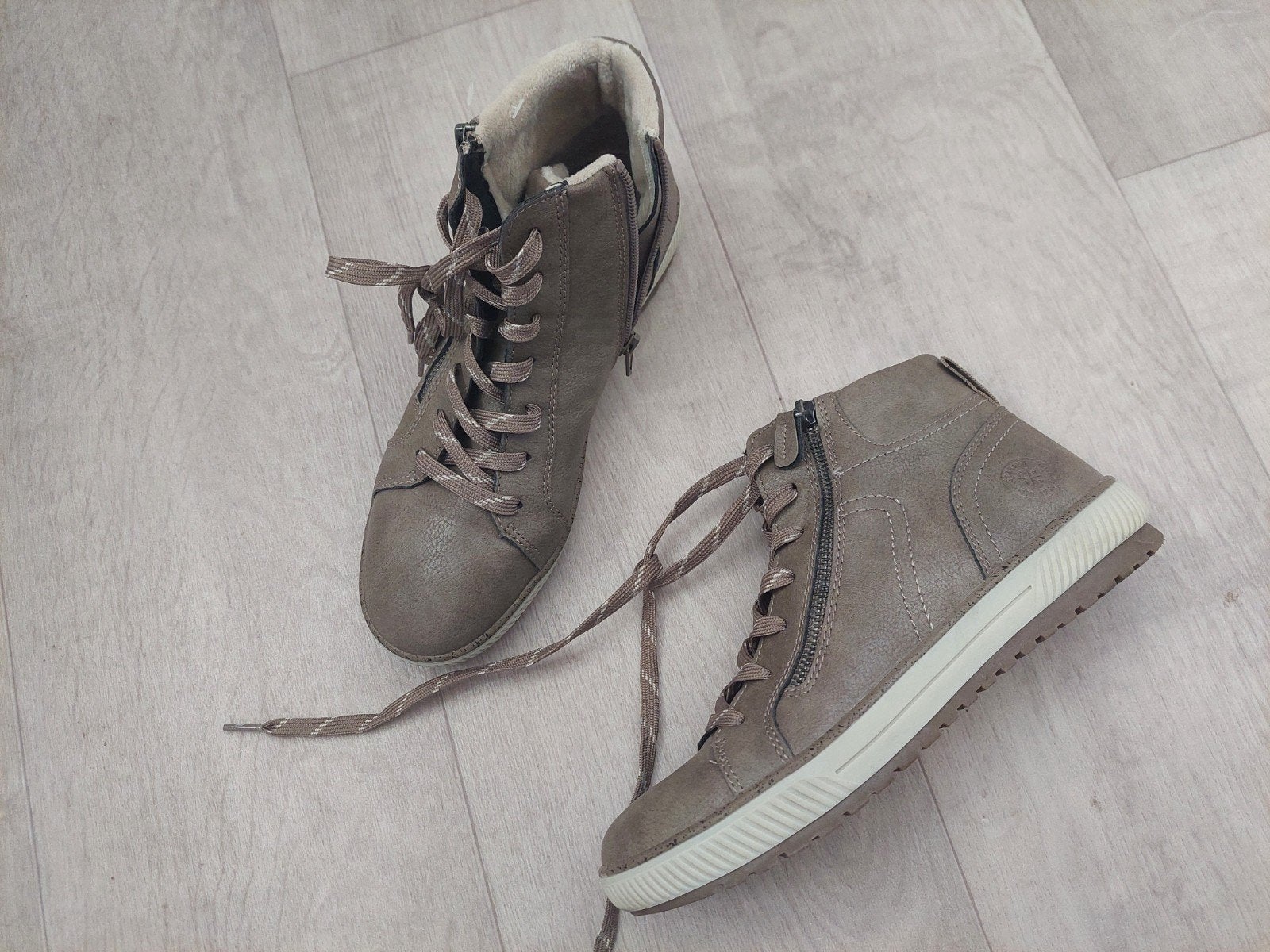 Easy Street schoenen maat 39 taupe hoge sneakers, Kleding | Dames, Bruin, Easy Street, Lage of Enkellaarzen, Ophalen of Verzenden