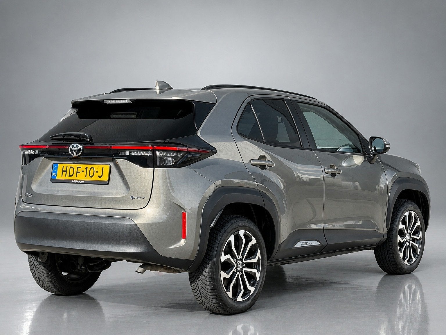 Toyota Yaris Cross 1.5 Hybrid 115 First Edition|FACELIFT|Car, Auto's, Dealer onderhouden, Gebruikt, 1165 kg, Leder en Stof