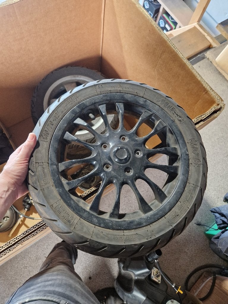 Voorwiel , voorvelg Vespa sprint zwart wiel - velg - band, Ophalen, Gebruikt, Overige typen, Vespa
