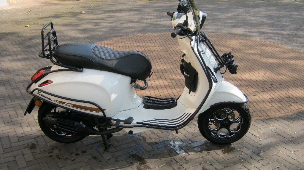 TE KOOP VESPA SPRINT COSTUM UIT NOVEMBER 2021, Ophalen, Overige modellen, Zo goed als nieuw, Benzine