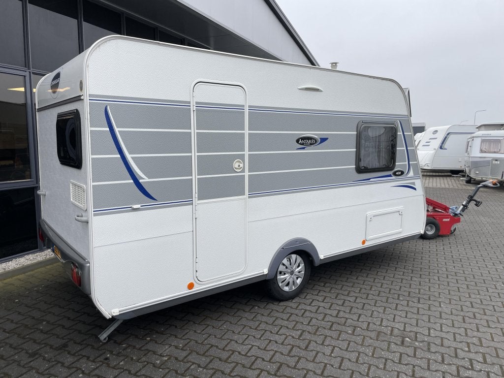 Caravelair Antares Luxe 400 Bed + Zit + WC 797KG Leeg !!, Dwarsbed, Bedrijf, Treinzit, 750 - 1000 kg