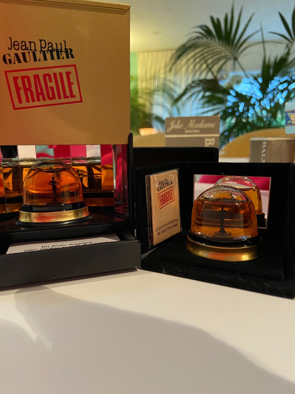 2 x fragile gaultier minaturen vol, Sieraden, Tassen en Uiterlijk, Uiterlijk | Parfum, Ophalen of Verzenden, Zo goed als nieuw