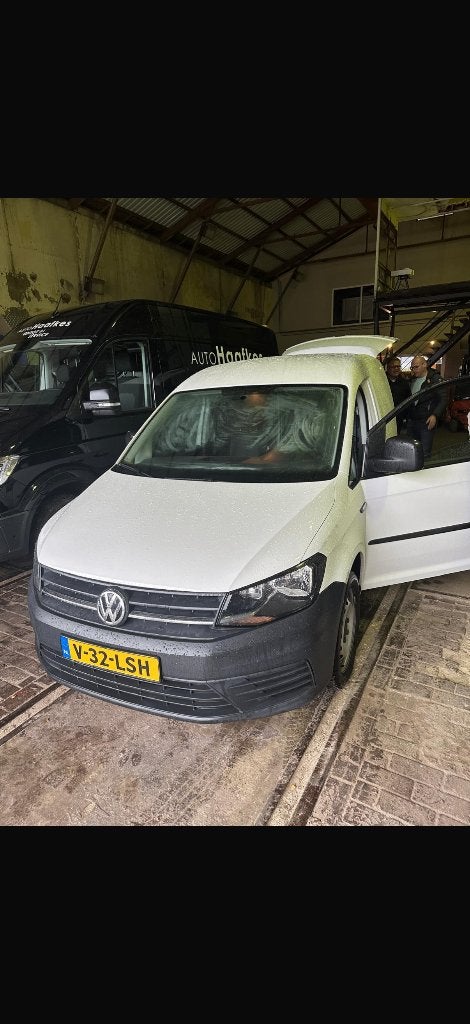 Volkswagen Caddy 1.2 TSI met BMT L1h1 84pk 2017 Wit, Auto's, Voorwielaandrijving, Euro 5, Zwart, 4 cilinders