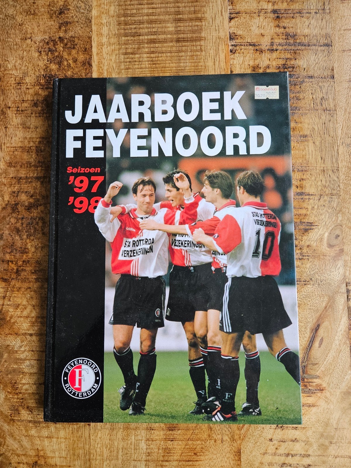 Jaarboek Feyenoord Seizoen '97/'98 - Voetbalgeschiedenis, Ophalen of Verzenden, Balsport, Onbekend, Gelezen