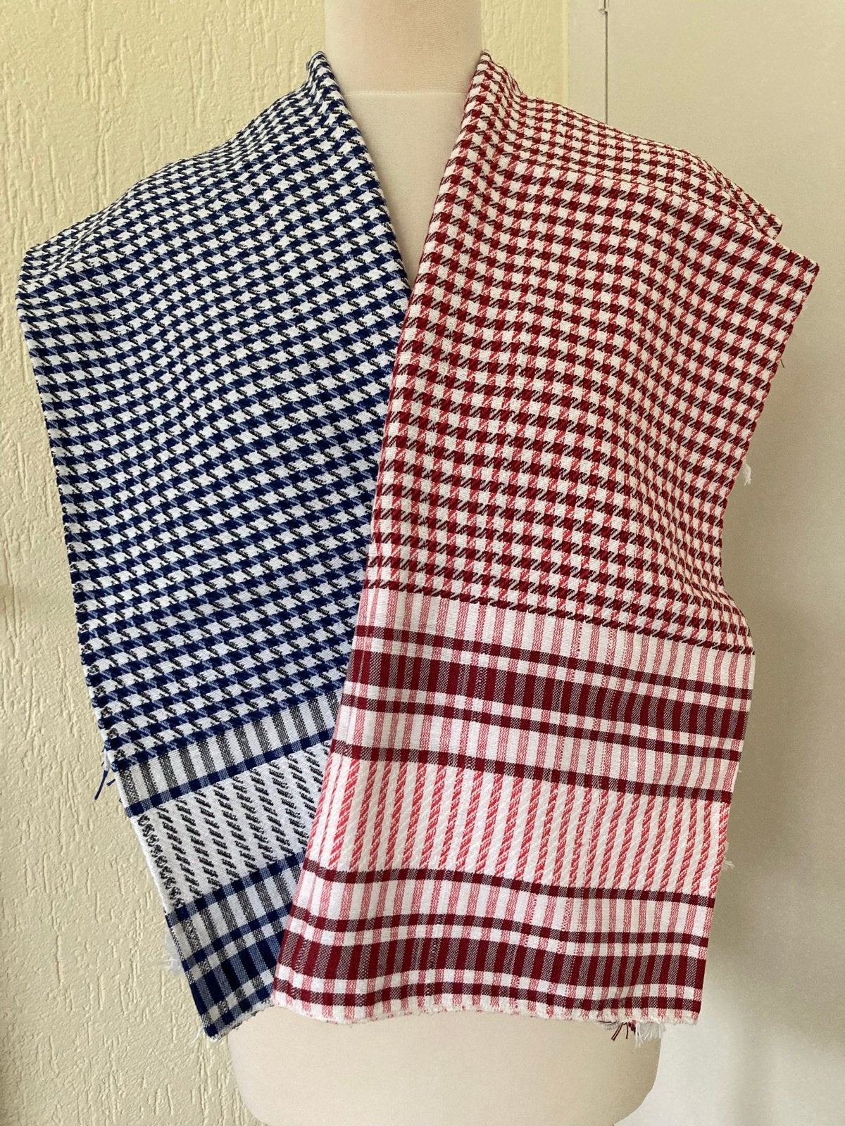 Set van 2 egyptische keffiyeh sjaals: rood en blauw geruit, Verzenden, Nieuw, Maat 46/48 (XL) of groter, Sjaal