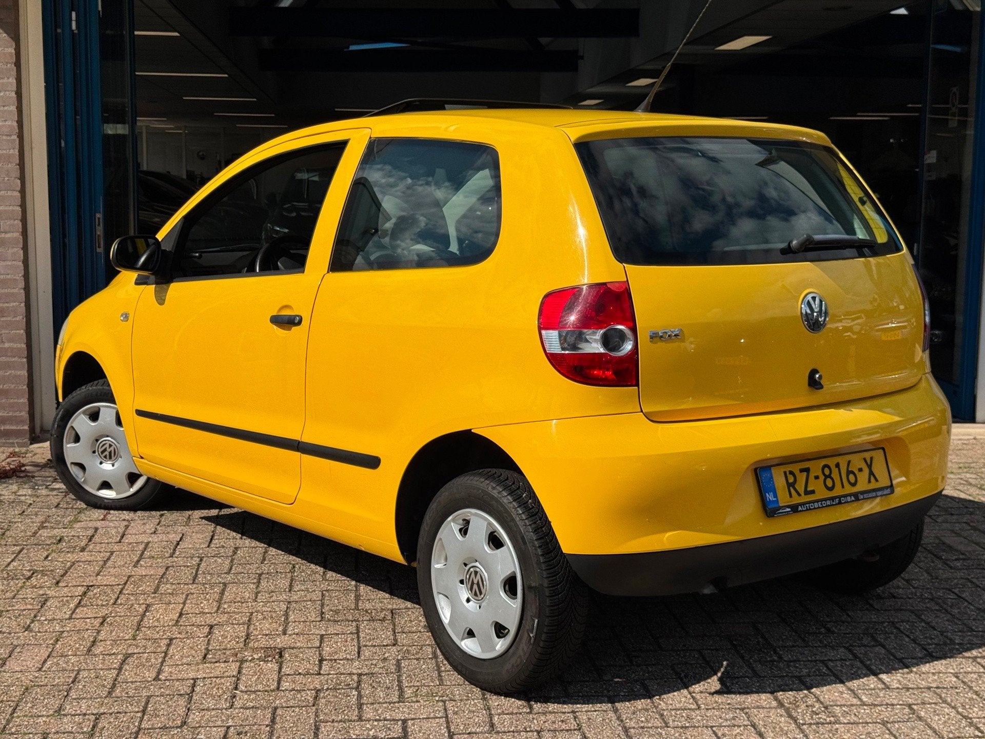 Volkswagen Fox 1.2 Trendline 3drs 2008 Geel Zuinig NAP!, Auto's, Voorwielaandrijving, Dealer onderhouden, Stof, Zwart