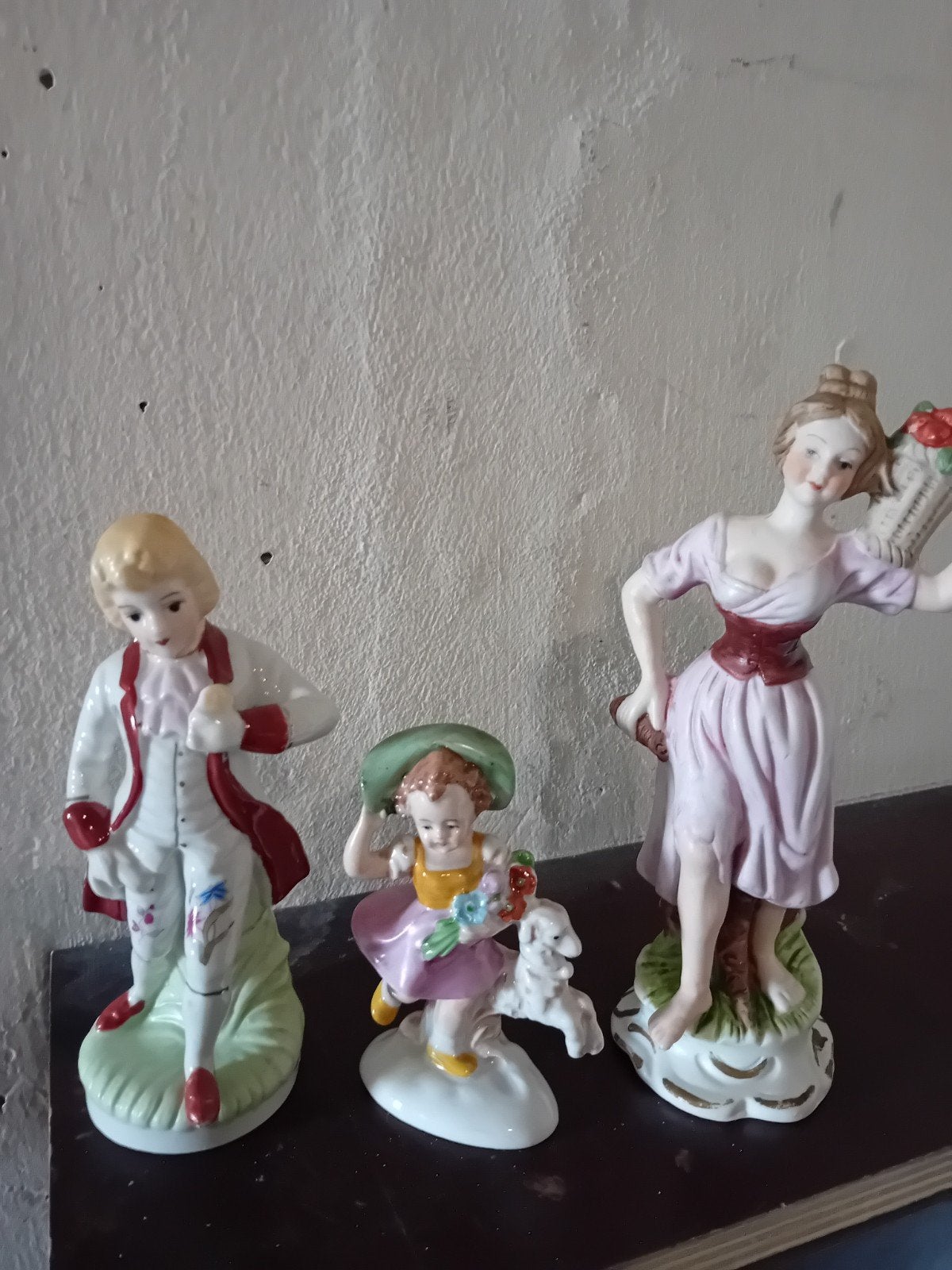 Set van 3 porseleinen beeldjes: Rococo heer, meisje en dame, Ophalen of Verzenden