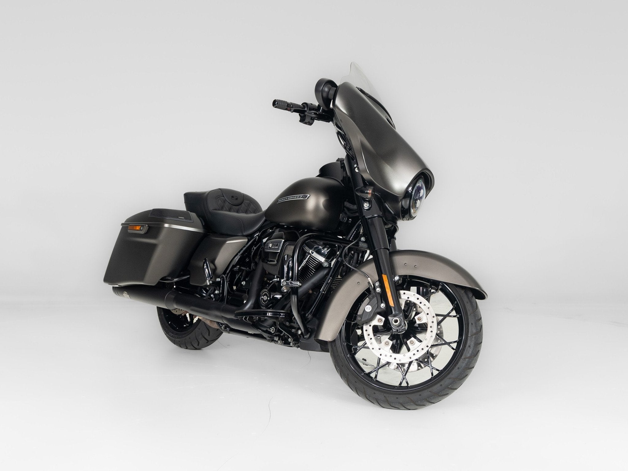 Harley-Davidson FLHXS Street Glide Special Solid Colour, Bedrijf, Toermotor, Laan van Vredenoord 33
2289 DA  Rijswijk ZH, NL, 1868 cc