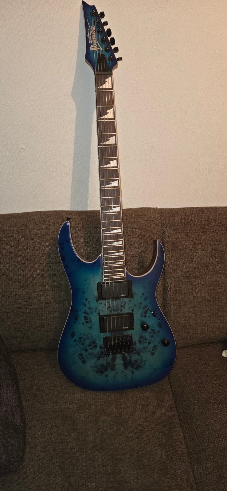 Ibanez GIO GRGR221PA-AQB Aqua Burst – nieuwstaat