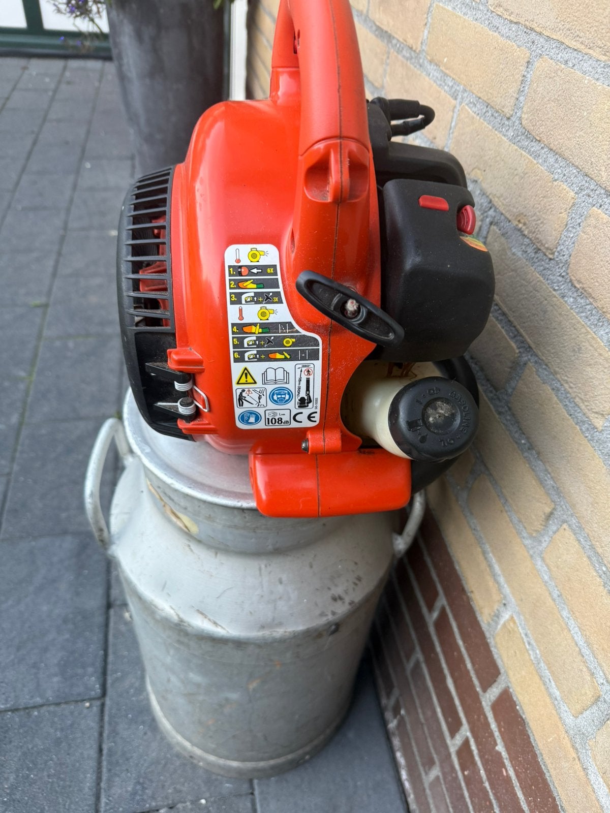 Bladblazer Flymo Twister XLB325 ( Husqvarna product), Ophalen, Gebruikt, Benzine, Handgedragen
