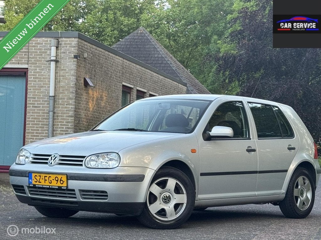 Volkswagen Golf 1.6 Highline|AUTOMAAT|NAP|NWE APK|5DRS|, 101 pk, 4 cilinders, 49 €/maand, Zilver of Grijs