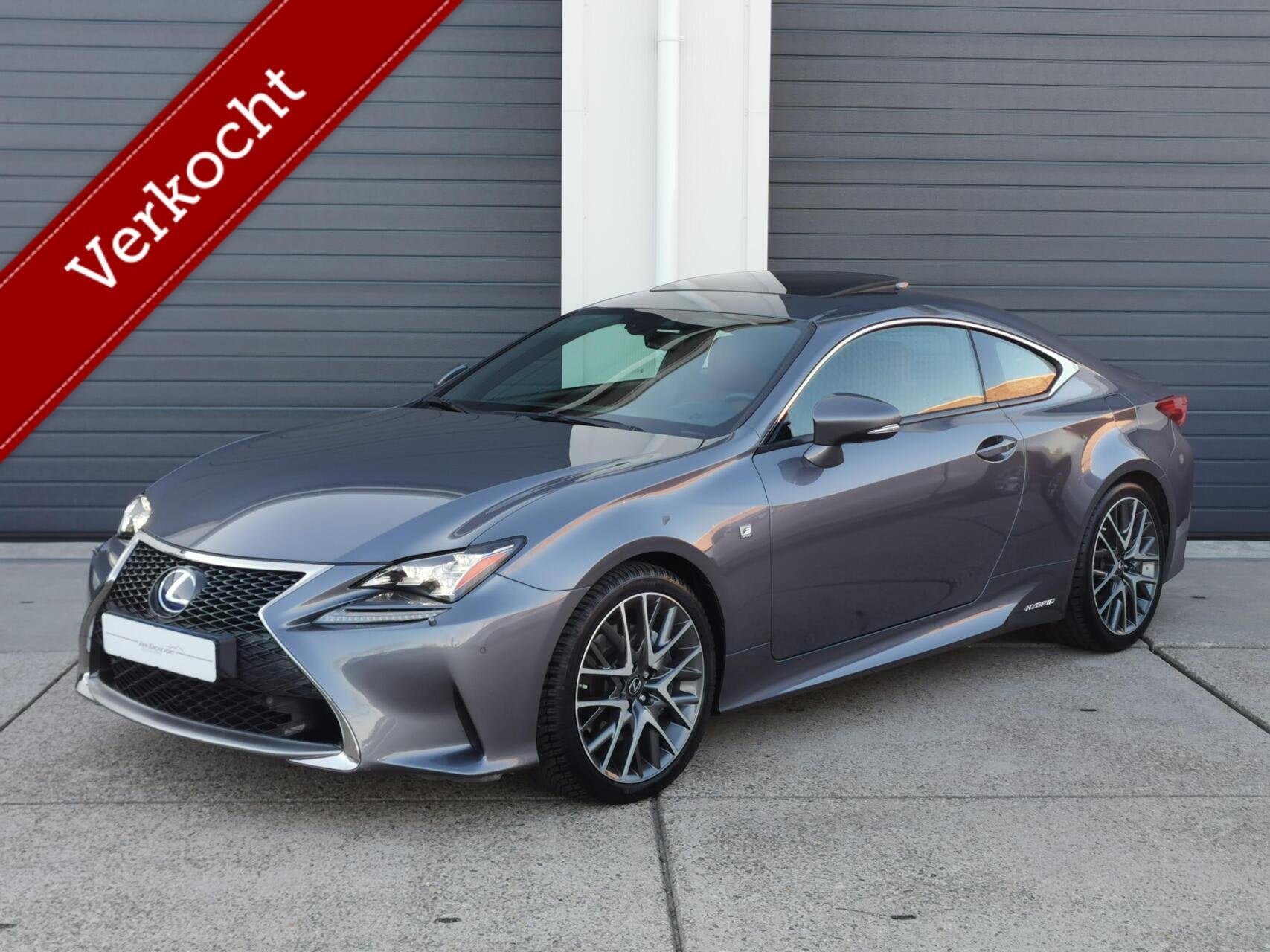 Lexus RC 300h F SPORT Line | 2 JAAR GARANTIE, Auto's, Dealer onderhouden, Achterwielaandrijving, Gebruikt, 181 pk