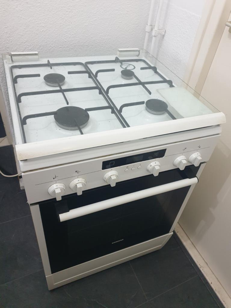 Siemens Vrijstaand Gasfornuis met Oven - Zo goed als nieuw, Hete lucht, 60 cm of meer, Zo goed als nieuw, Gas