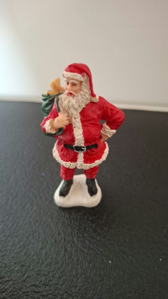 Diverse kerstdorp poppetjes 1 euro per stuk, Diversen, Kerst, Ophalen of Verzenden, Zo goed als nieuw