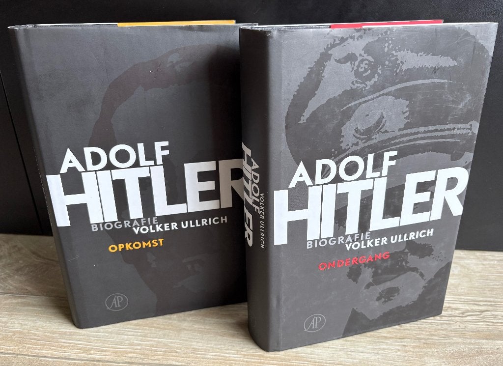 Adolf Hitler Opkomst + Ondergang - Volker Ullrich, Ophalen of Verzenden, Zo goed als nieuw, Politiek