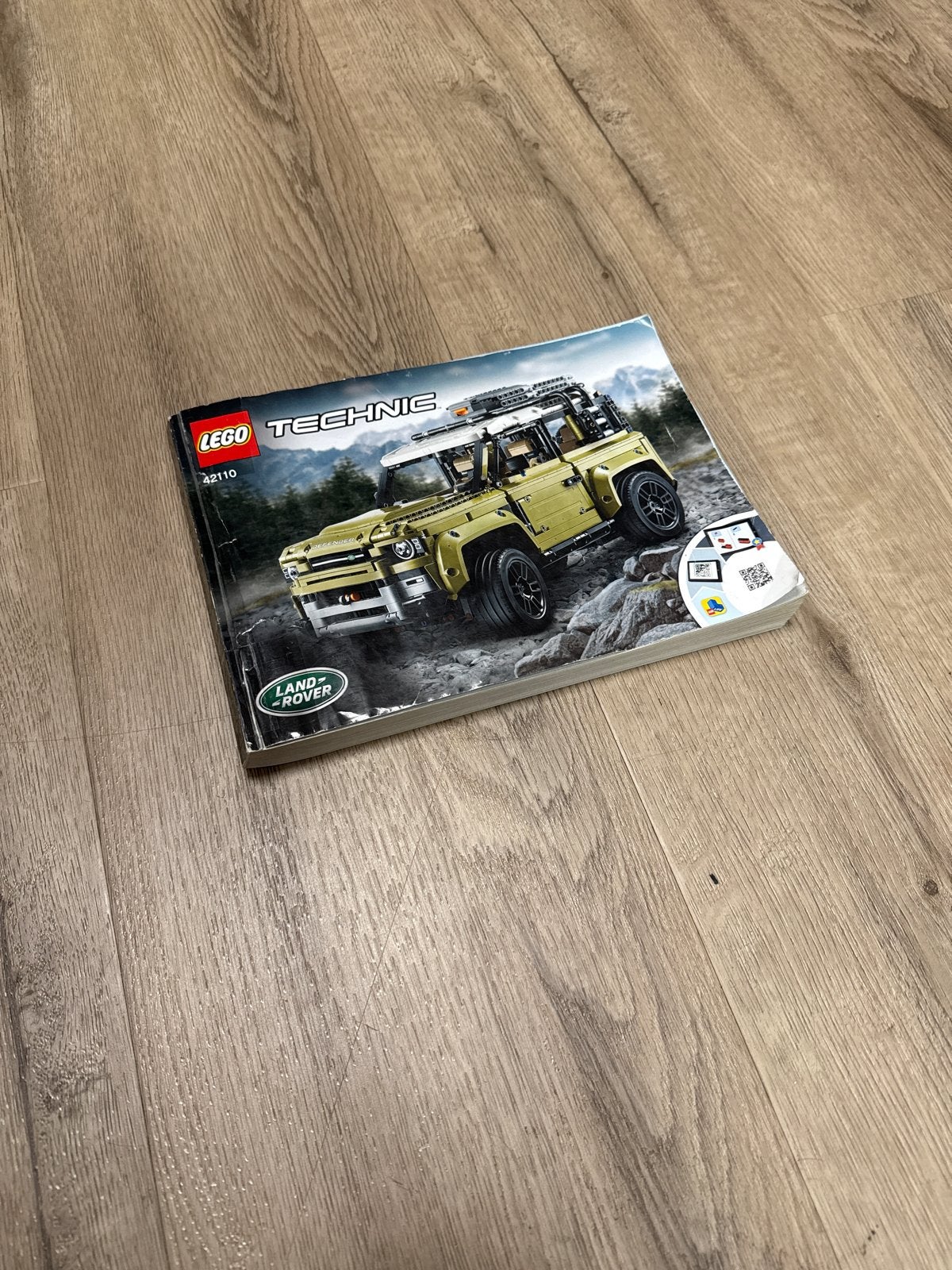 Foto 4 van Lego Technic 42110 Land Rover Defender
