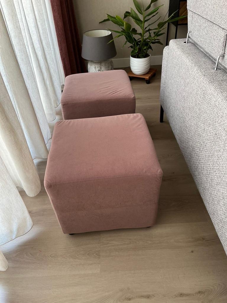 Twee poefs, Ophalen, Rond, Minder dan 50 cm