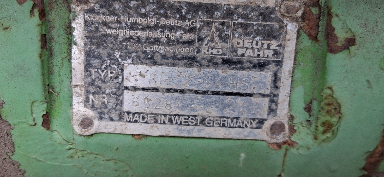 Deutz schudder grond bak met euro aan sluiting mest riek, Ophalen