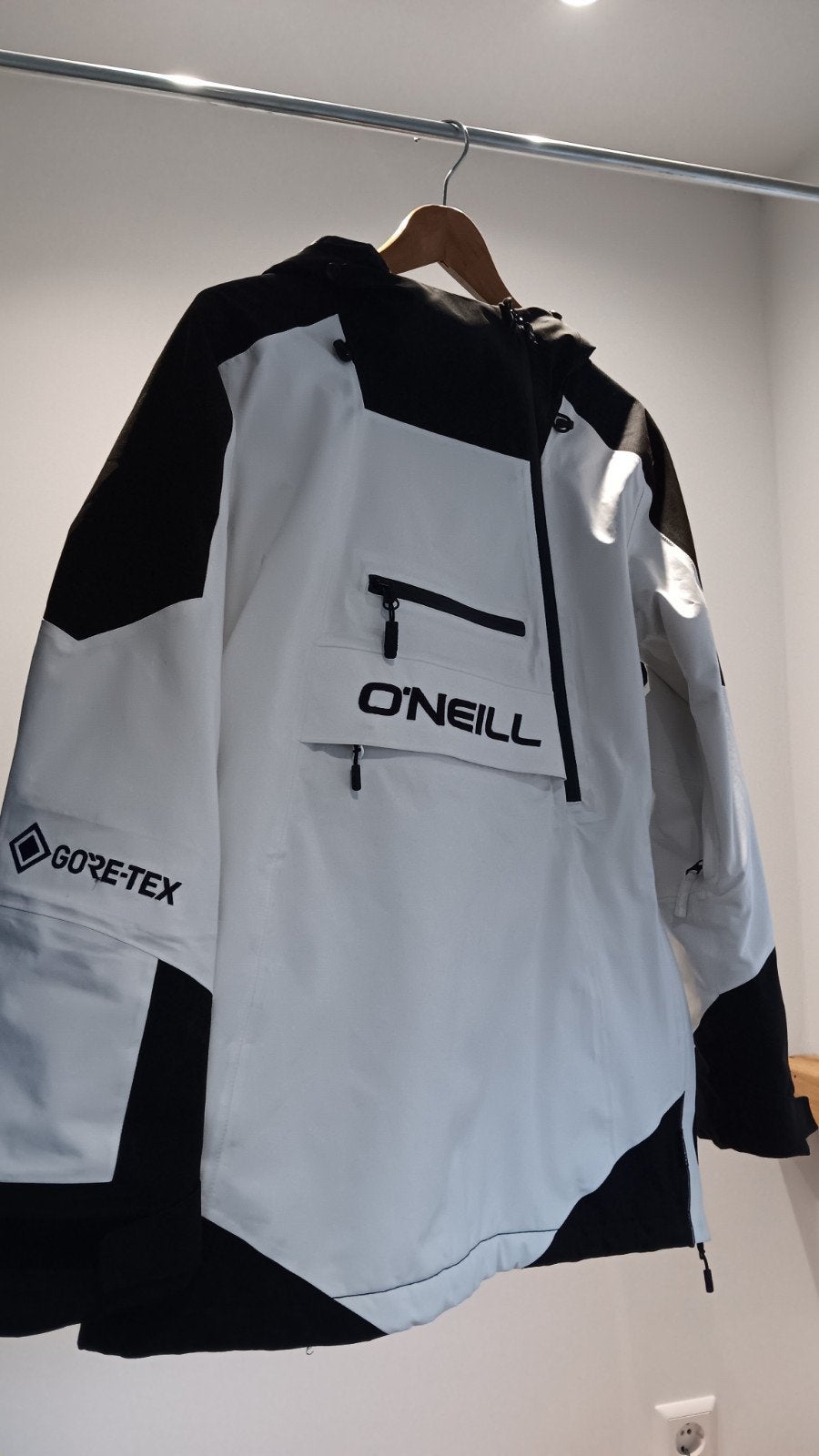 O'Neill Hyperdry Gore-Tex Ski-jas en Broek - Maat M, Kleding | Dames, Maat 38/40 (M), Ophalen of Verzenden, Zo goed als nieuw