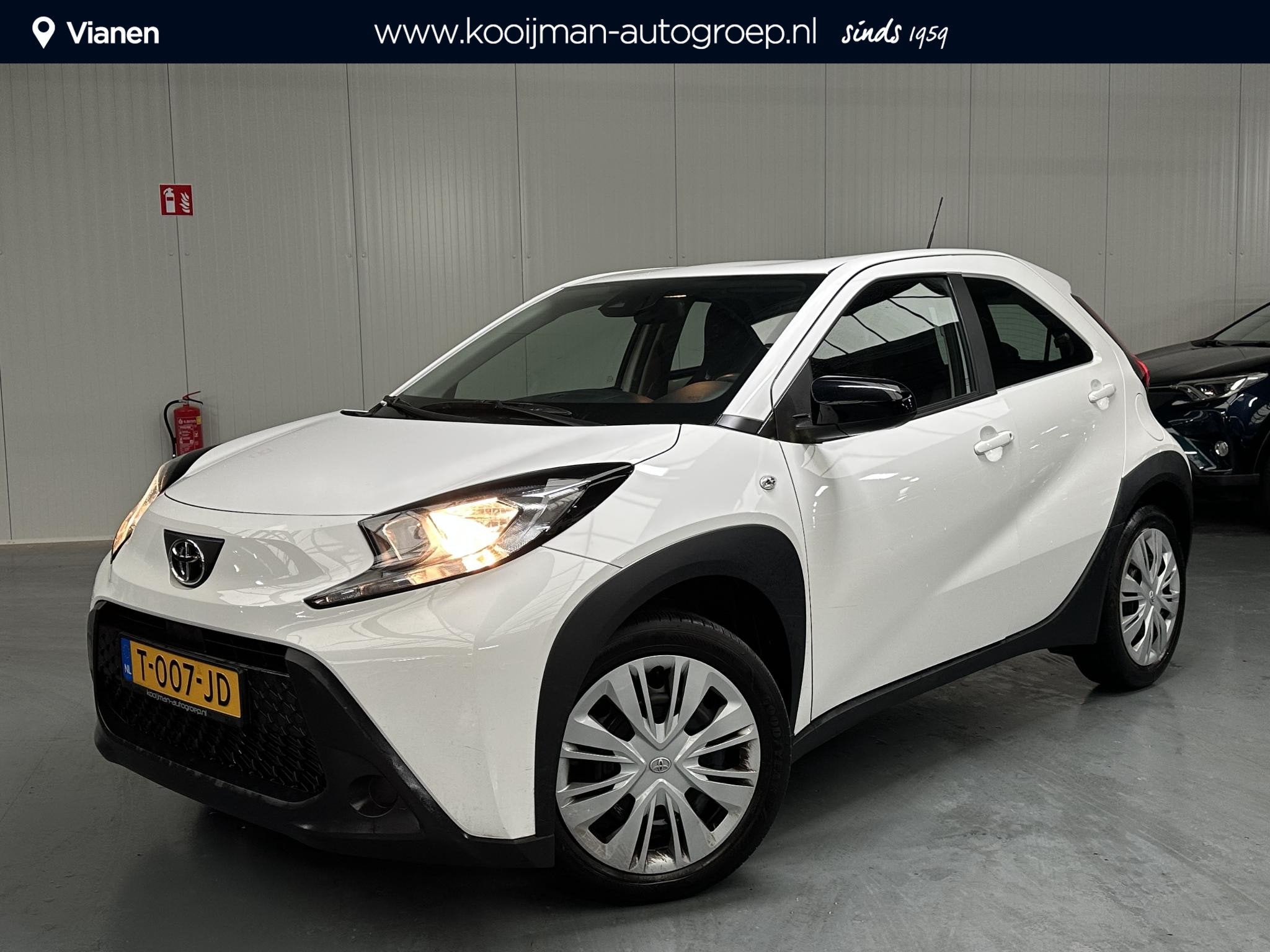 Toyota Aygo X 1.0 VVT-i MT Play, Stof, Gebruikt, 920 kg, 4 stoelen