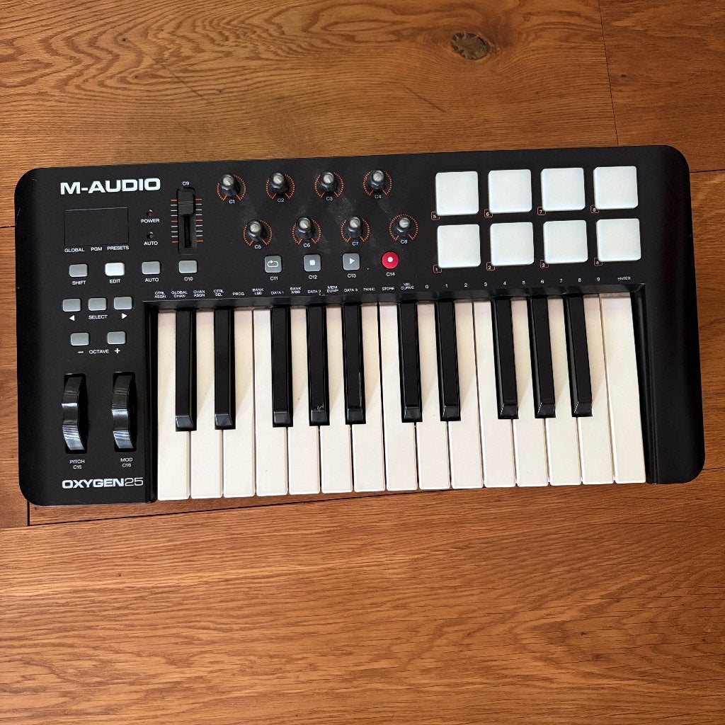 M-Audio Oxigen 25, Muziek en Instrumenten, Midi-apparatuur, Ophalen of Verzenden, Zo goed als nieuw