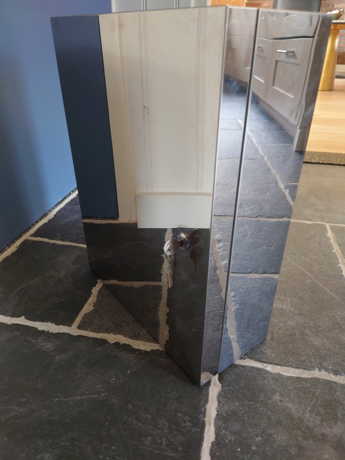 Spiegelende EHBO Kast 35B x 14,5D x 45H, zgan!, Ophalen of Verzenden, Nieuw