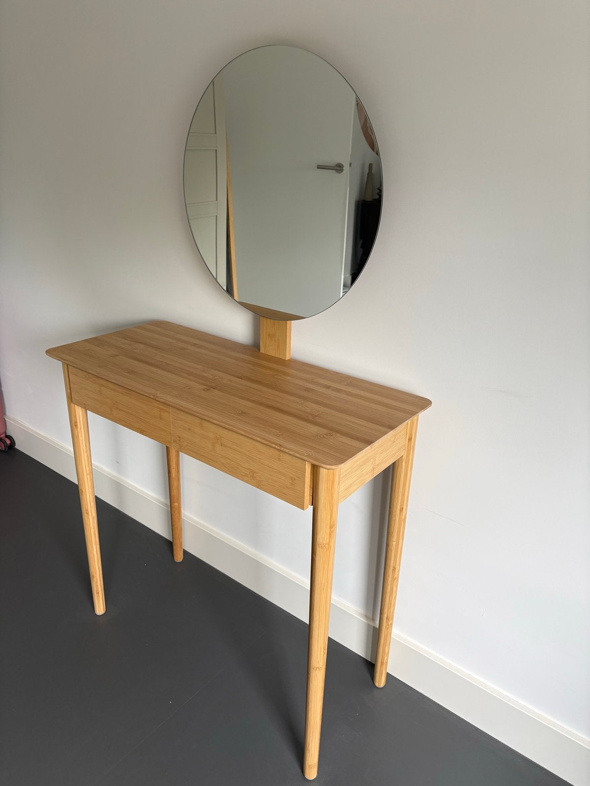 Bamboe kaptafel SAKSILD met spiegel - JYSK, Huis en Inrichting, Ophalen, 100 tot 150 cm, 50 tot 100 cm, Zo goed als nieuw