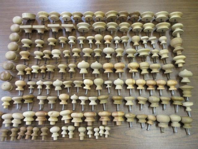 145 stuks oude houten knoppen/ eik beuk grenen, Ophalen of Verzenden