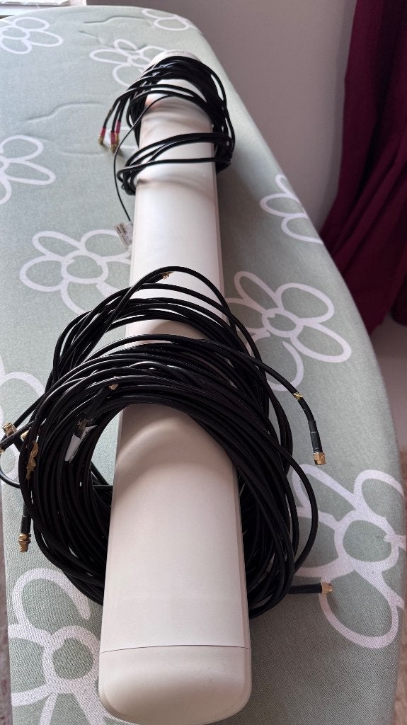Peplink 5G Antenne en Router voor optimale connectiviteit, Computers en Software, Ophalen of Verzenden, Gebruikt, Router met modem