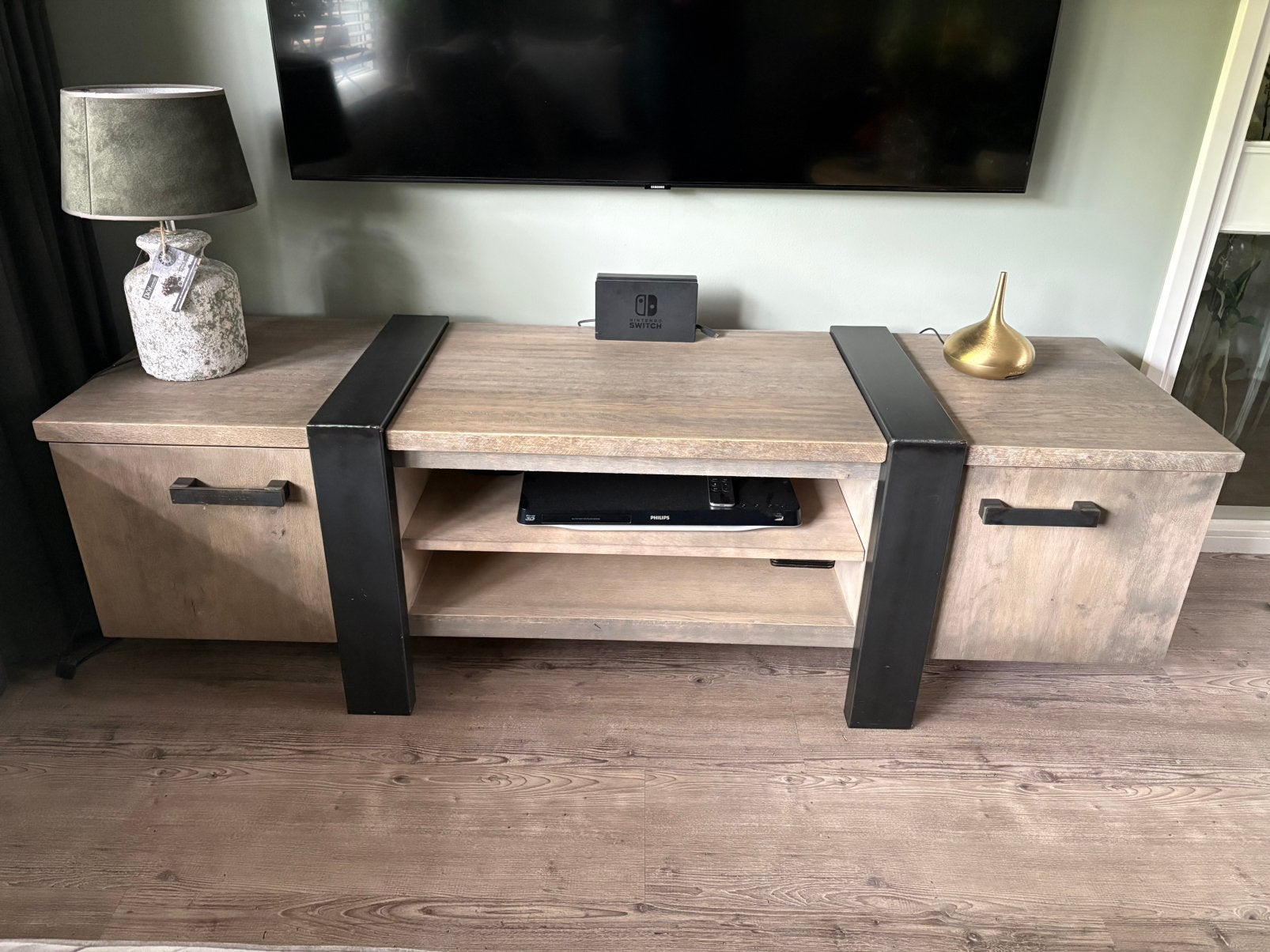Tv kast , eettafel en salontafel, Ophalen