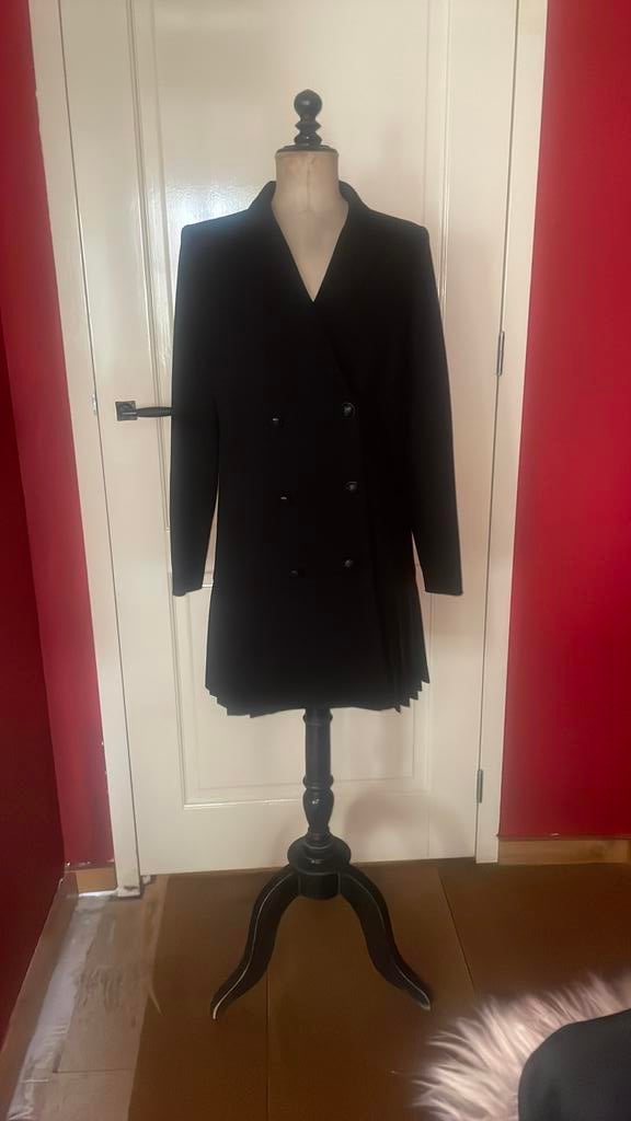 Zwarte The Kooples blazer/jurk met plooien, Ophalen of Verzenden, Nieuw, Maat 36 (S), Zwart